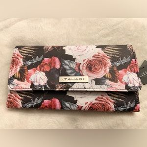 FLASH SALE!! Tahari Vegan Leather Ladies Wallet NWT